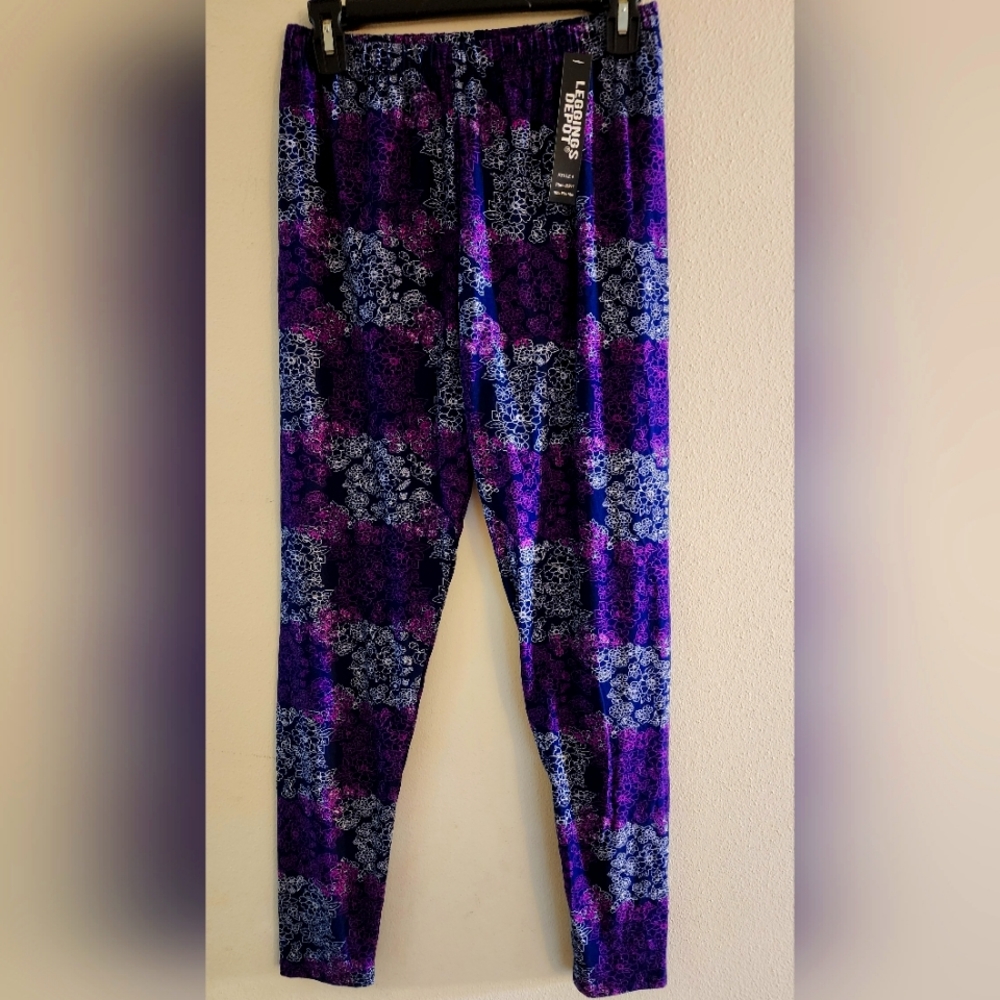 Leggings Depot - Plus Size- Purple, Pink, White Flowers Polyester / Spandex  NWT